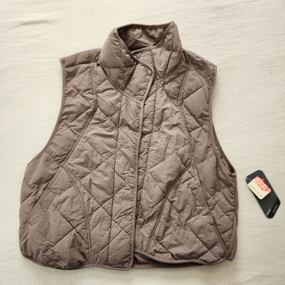 Nwt FP Movement quilted neutral vest x large